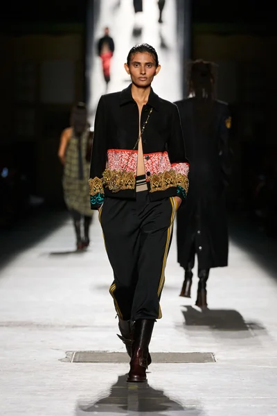 Look 52
